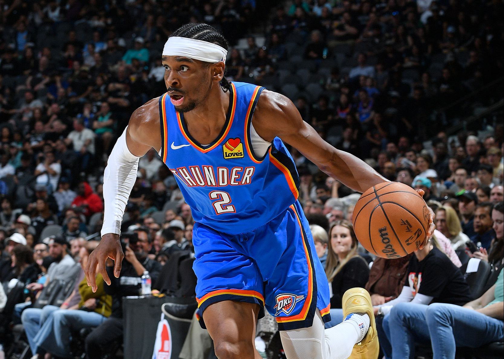 Alexander anotó 17 puntos en el tercer cuarto y el Thunder anotó 39 puntos en un solo cuarto para liderar a los Hawks con 19 puntos.