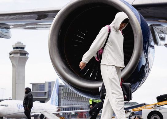 ¡Vamos al campo del equipo visitante! Las redes sociales oficiales de los Trail Blazers publicaron fotos, Yang Hansen apareció en la foto