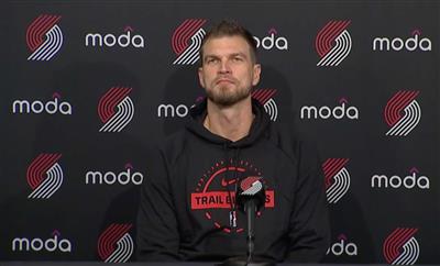 Splitter tuvo un buen comienzo en su carrera como entrenador, ayudando a los Trail Blazers a poner fin a su racha de nueve derrotas consecutivas contra los Warriors.
