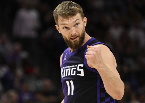 ¡La bandeja clave de seguimiento es el último tiro! Sabonis anotó 12 puntos y atrapó 12 rebotes con 6 de 9 tiros.