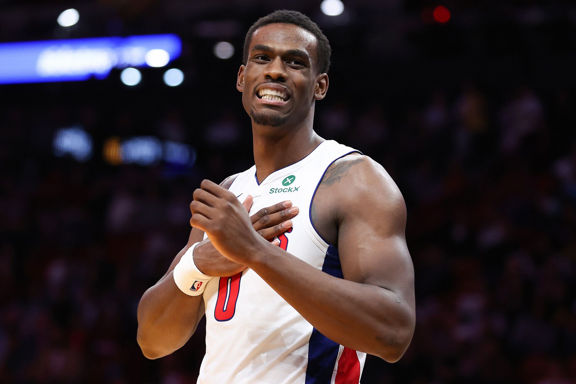 Medios estadounidenses: Duren anotó cuatro dobles veinte antes de los 22 años, solo superado por O'Neal y Howard