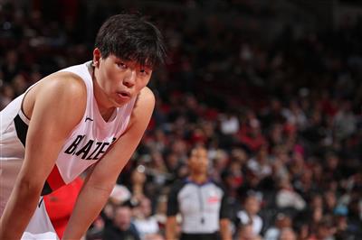 Yang Hansen habla sobre cómo mantenerse al día con el rápido ritmo de los Blazers: a través de la práctica, el requisito interno es correr hacia la canasta
