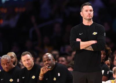 Reeves: Redick nos dijo en el entretiempo que dejáramos de tener otro mal tercer cuarto