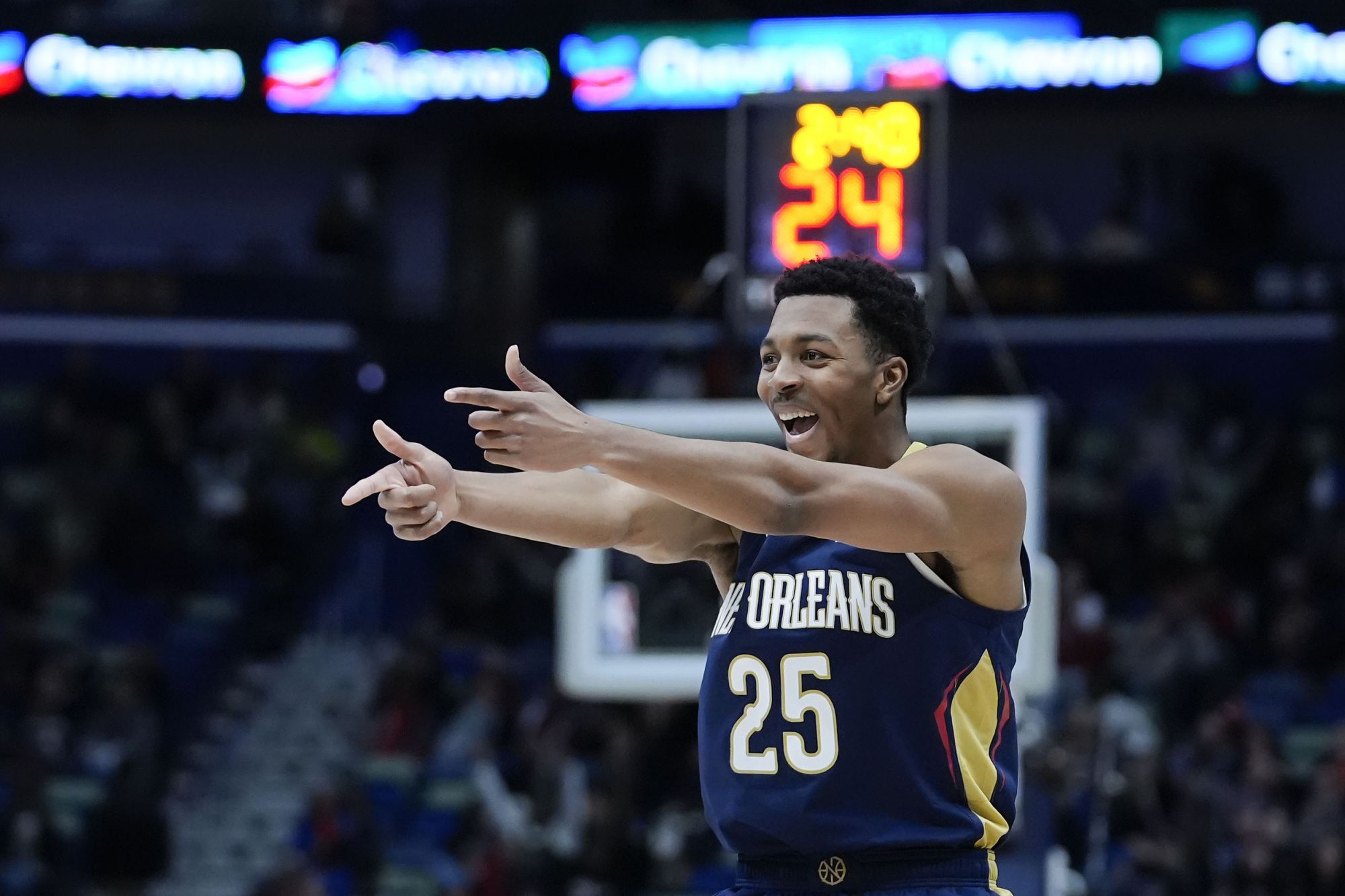 ¡hito! Murphy supera a Jrue Holiday por el segundo lugar en la lista de triples de todos los tiempos de los Pelicans