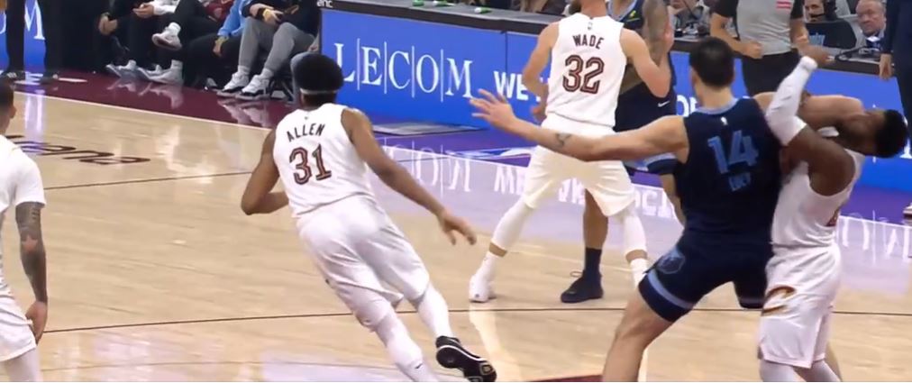 Jaren Jackson Jr. anotó 10 puntos en el primer cuarto, los Grizzlies lideraron a los Cavaliers por 4 puntos