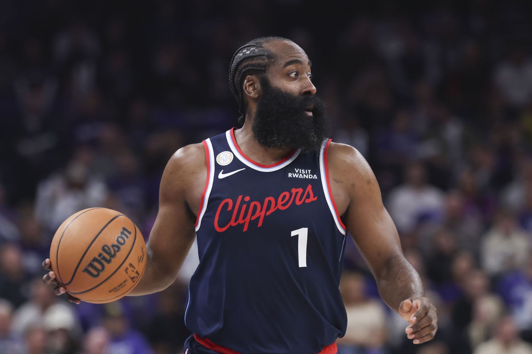¡No puedo bajarme en absoluto! Harden acertó 4 de 6 triples en la mitad y anotó 23 puntos, 6 rebotes y 5 asistencias.
