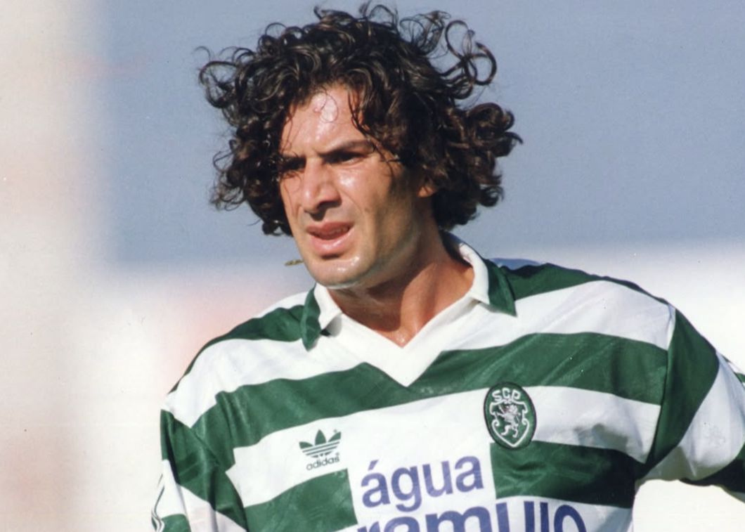 Medios portugueses: Las redes sociales deportivas portuguesas publicaron un mensaje para celebrar el cumpleaños de Figo, quien luego tuvo un feroz altercado con los fanáticos.