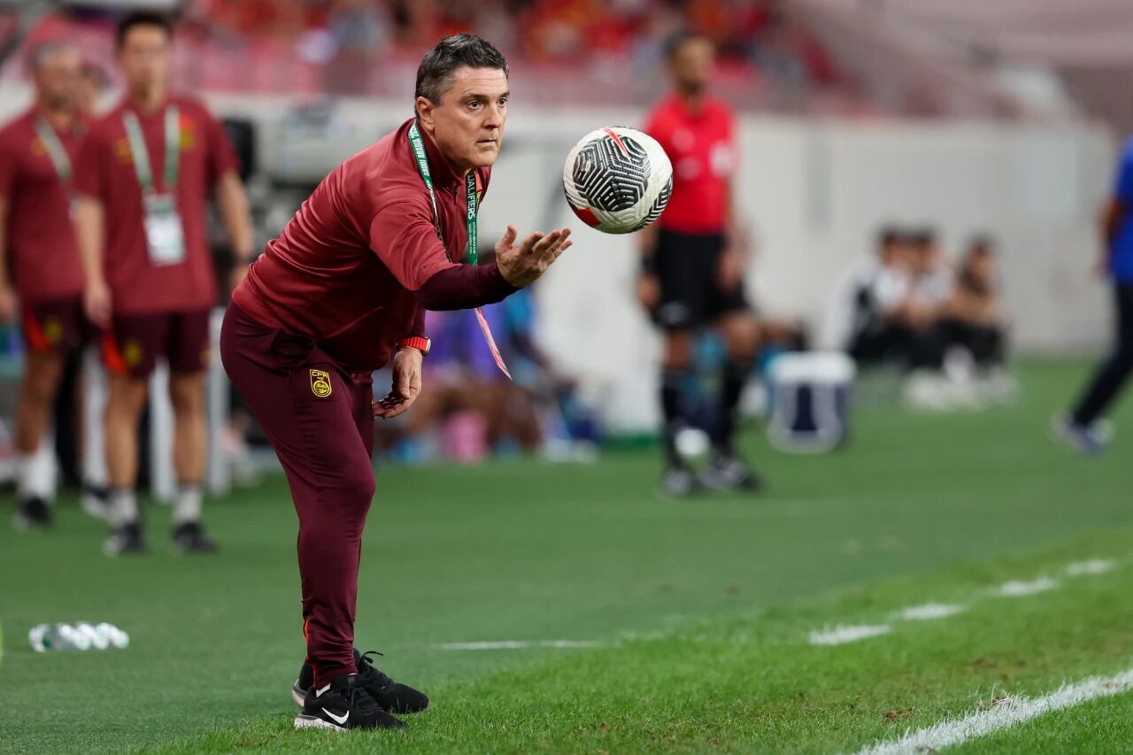Antonio: El equipo tuvo problemas físicos en la segunda parte; Wang Yudong me dijo que estaba agotado.