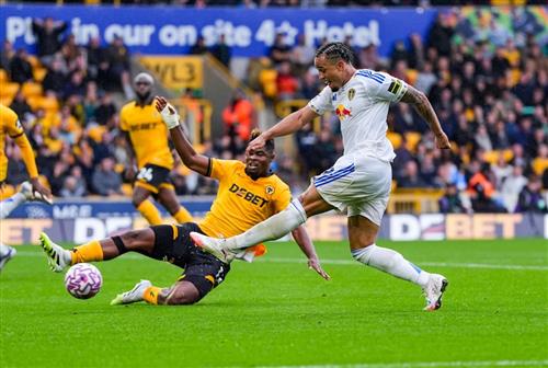 Lobos vs Leeds United