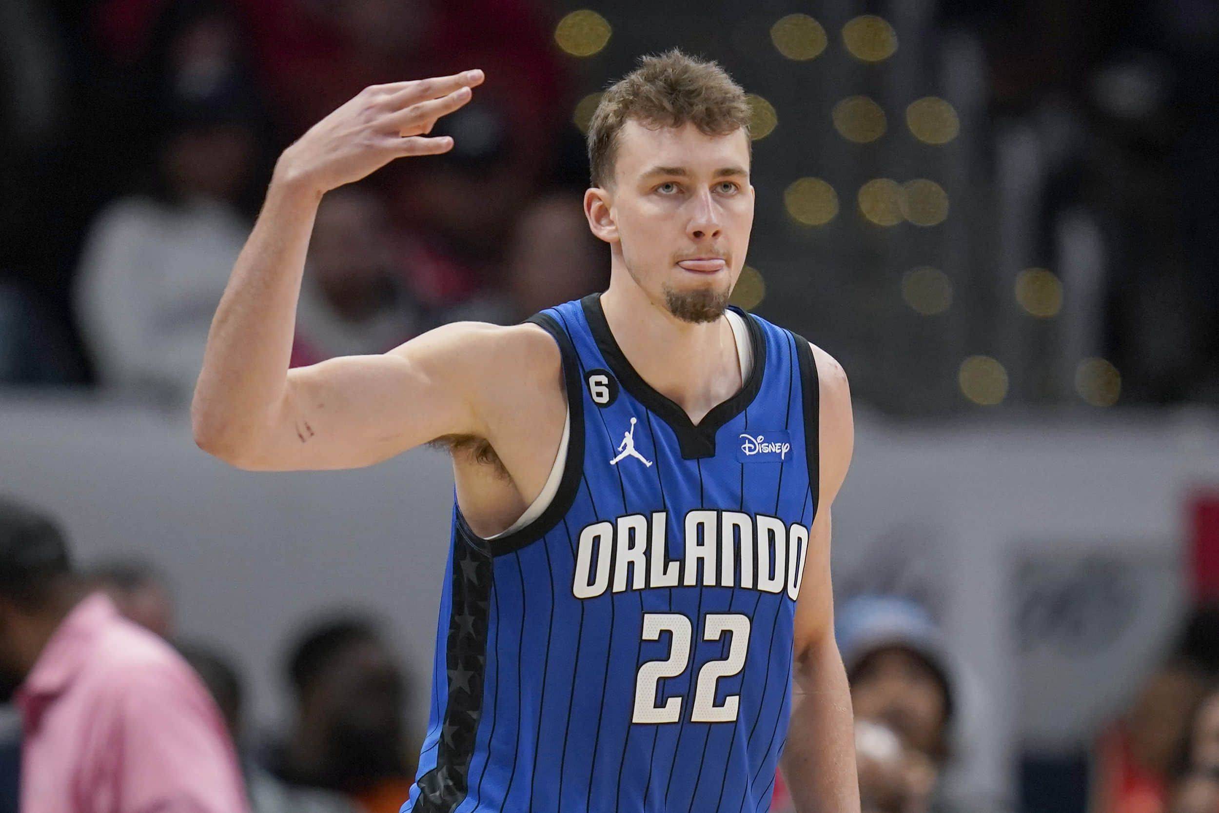 Wagner y Bane se combinaron para anotar 50 puntos y ayudar al Magic a vencer a los Knicks por 17 puntos.