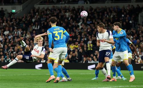 Tottenham Hotspur vs Lobos