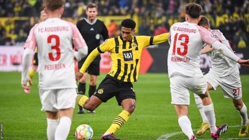 Augsburgo vs Borussia Dortmund